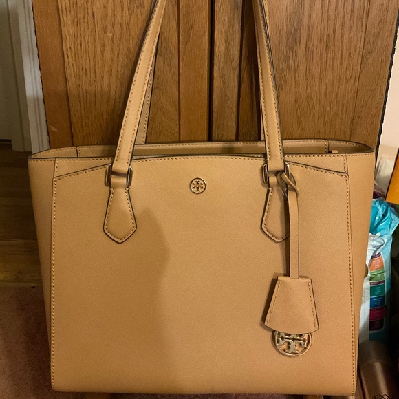 Tory Burch Robinson Tote and matching wallet - Picture 1 of 2